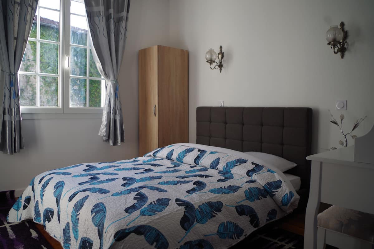 Traditional Double Room (4) | 1 bedroom, individually decorated, individually furnished, desk