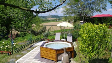 Bain à remous extérieur