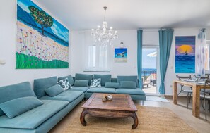 Smart TV, fireplace - Stunning home in Miholascica (Miholascica)