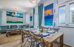 Dining - Stunning home in Miholascica (Miholascica)