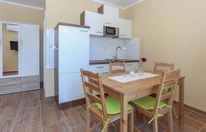 Dining - Amazing apartment in Kastel Stari with WiFi (Kastel Stari)