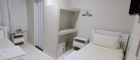 Literie hypoallergénique, fer et planche à repasser, Wi-Fi gratuit