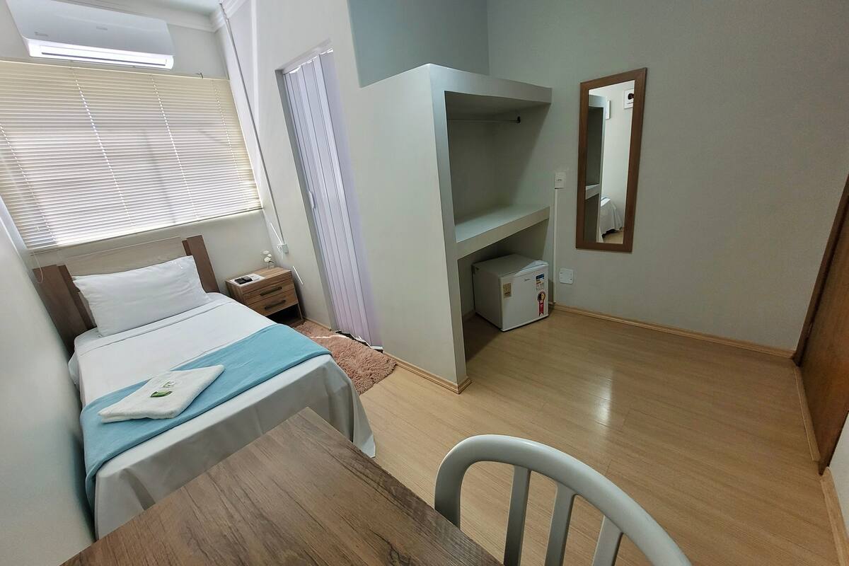 经典单人房 | 防过敏的被褥、熨斗/熨衣板、免费 WiFi、床单