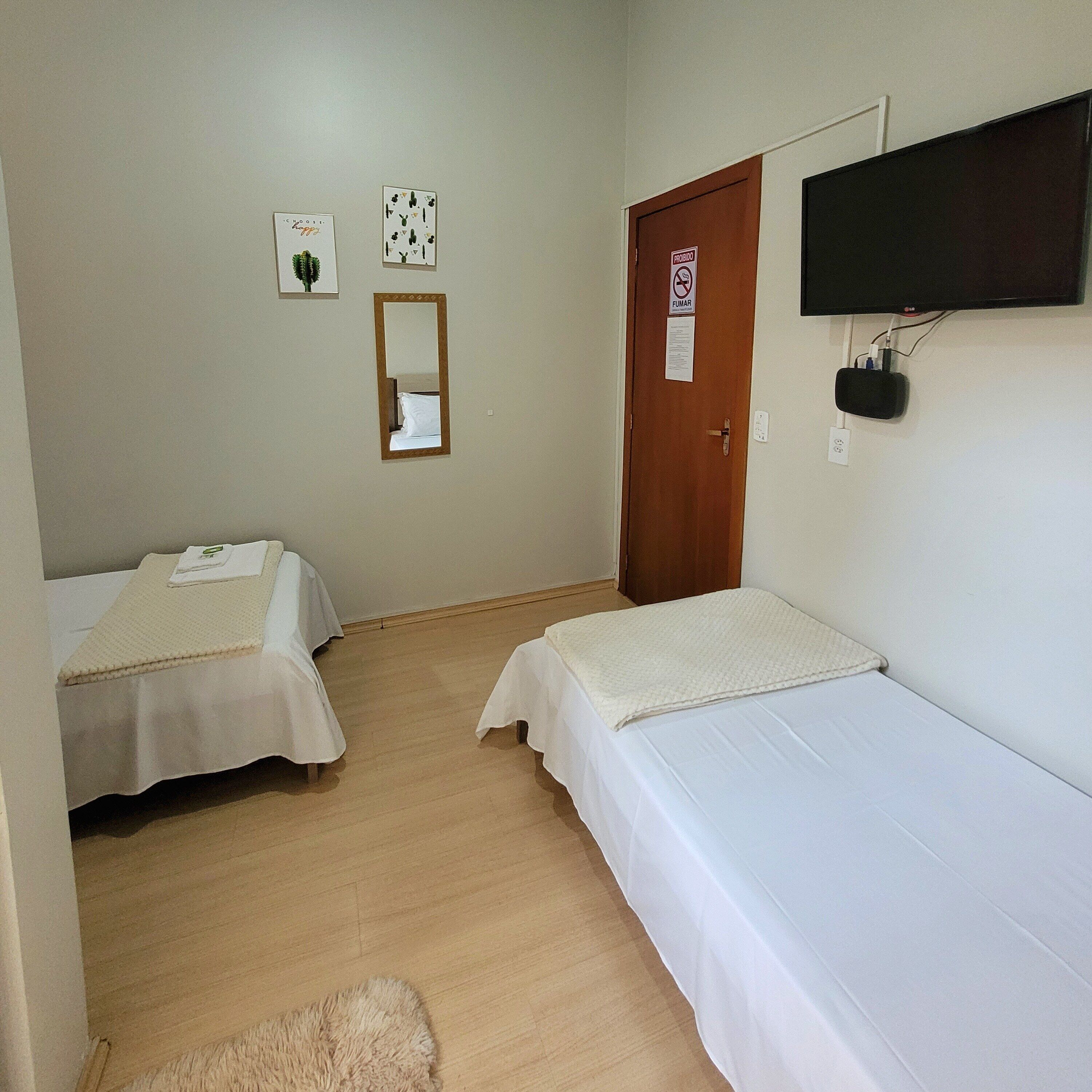 1 bedroom, hypo-allergenic bedding, iron/ironing board, free wifi