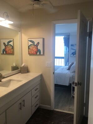 2 bedrooms, iron/ironing board, WiFi, bed sheets - Beach Paradise Found!  Direct oceanfront 9th floor updated and nicely decorated (Jensen Beach)