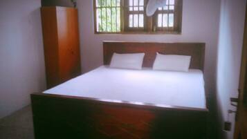 Laptop workspace, free WiFi