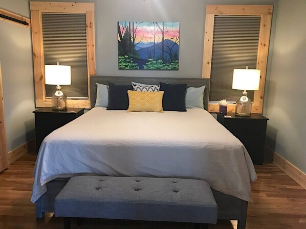 4 bedrooms, desk, iron/ironing board, WiFi