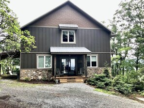 Exterior - Modern Barn with Panoramic Views. Dogs allowed. (Lenoir)