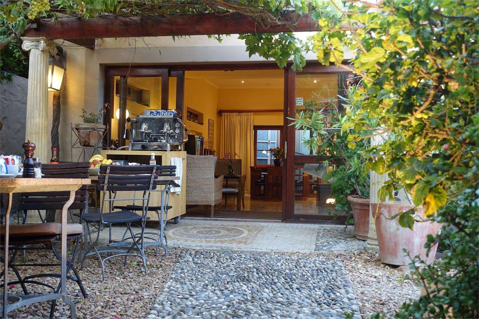 Foto - Rosedene Lodge - All solar, all aircon with pool and garden