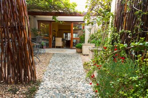 Outdoor pool - Rosedene Lodge (Cape Town)