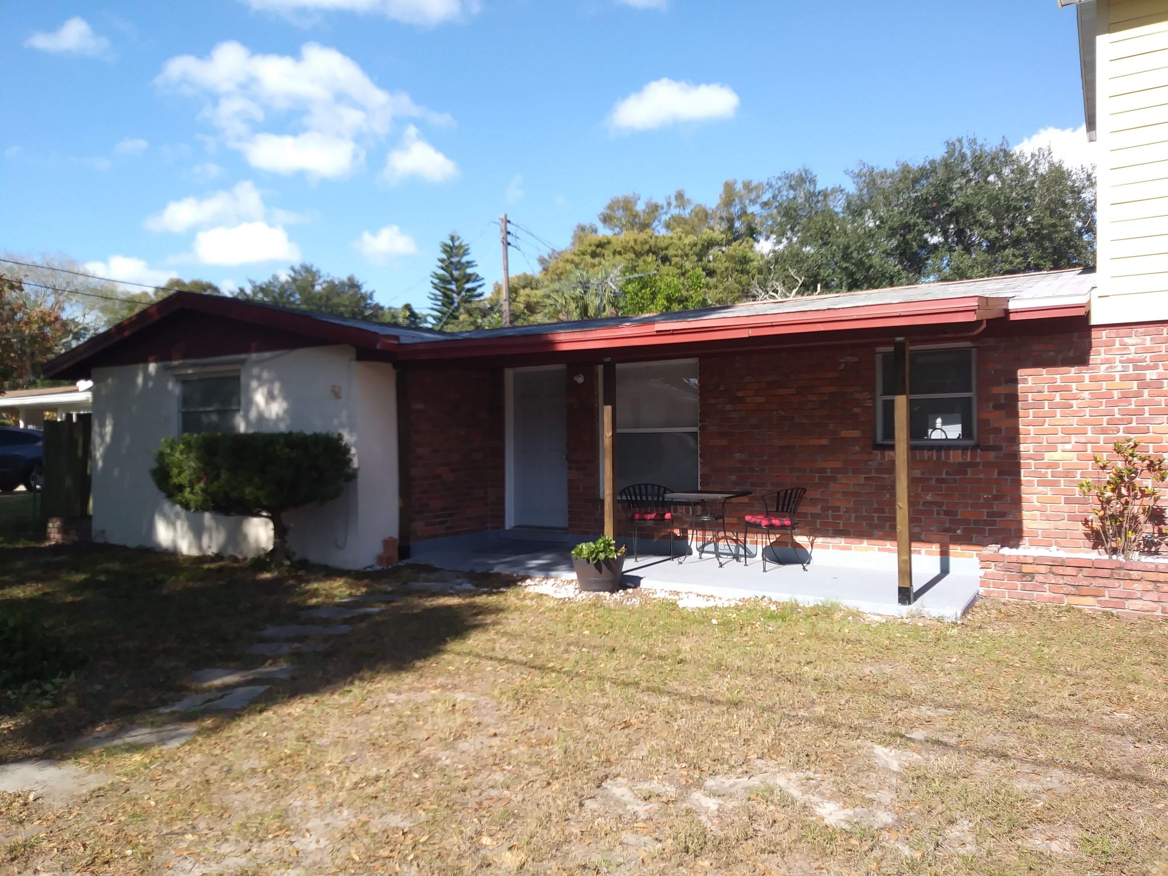 Quiet house for vacation and business adventurers