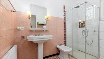 Douche, serviettes fournies