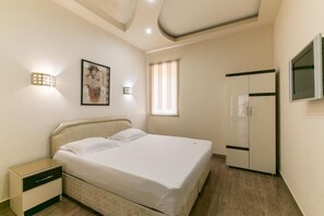 Egyptian cotton sheets, premium bedding, individually decorated - Best Hotel Yerevan (Yerevan)