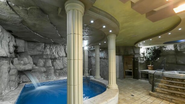 2 indoor pools - Best Hotel Yerevan (Yerevan)