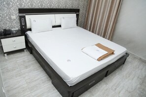 Standard-dobbeltværelse - 1 queensize-seng | Egyptiske bomuldslagner, premium-sengetøj, individuelt design
