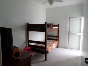 2 bedrooms, Internet, bed sheets - Florida Beach Resort (Praia Grande) - Sea Front (praia grande)