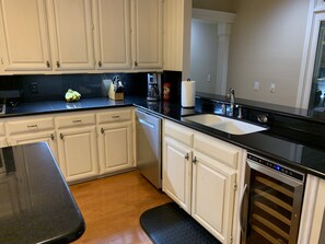 Private kitchen - Lake Highland Luxury TownHouse (Dallas)
