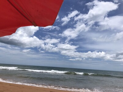 Seasonal house block from Jacaraipe beach -100 meters from the beach.