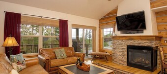 Rendezvous Townhome - Pet Friendly, sleeps 10, mountain views