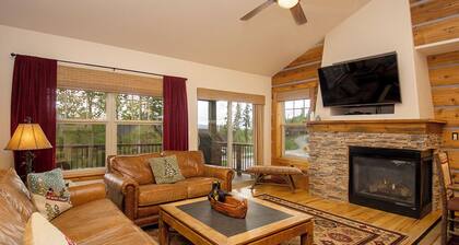 Rendezvous Townhome - Pet Friendly, sleeps 10, mountain views