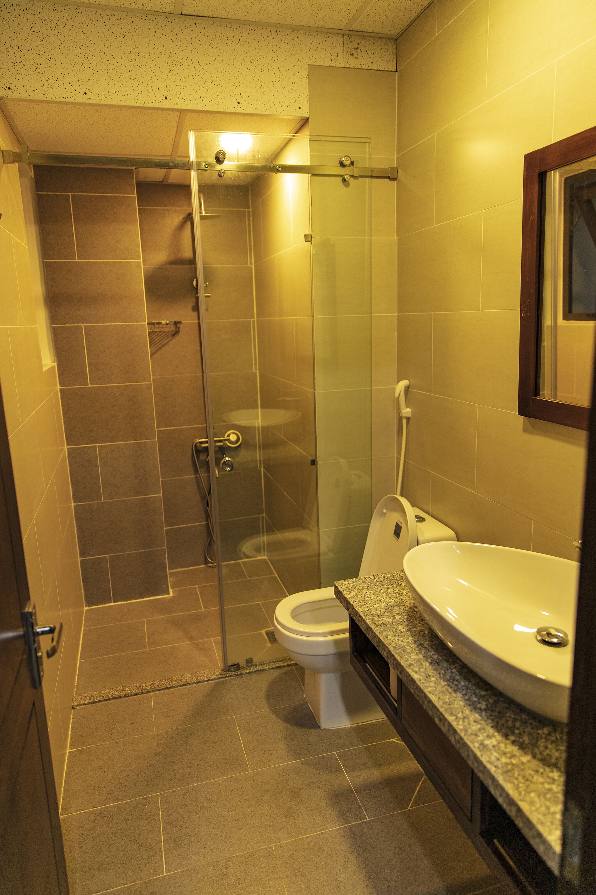 shower, free toiletries, hair dryer, slippers