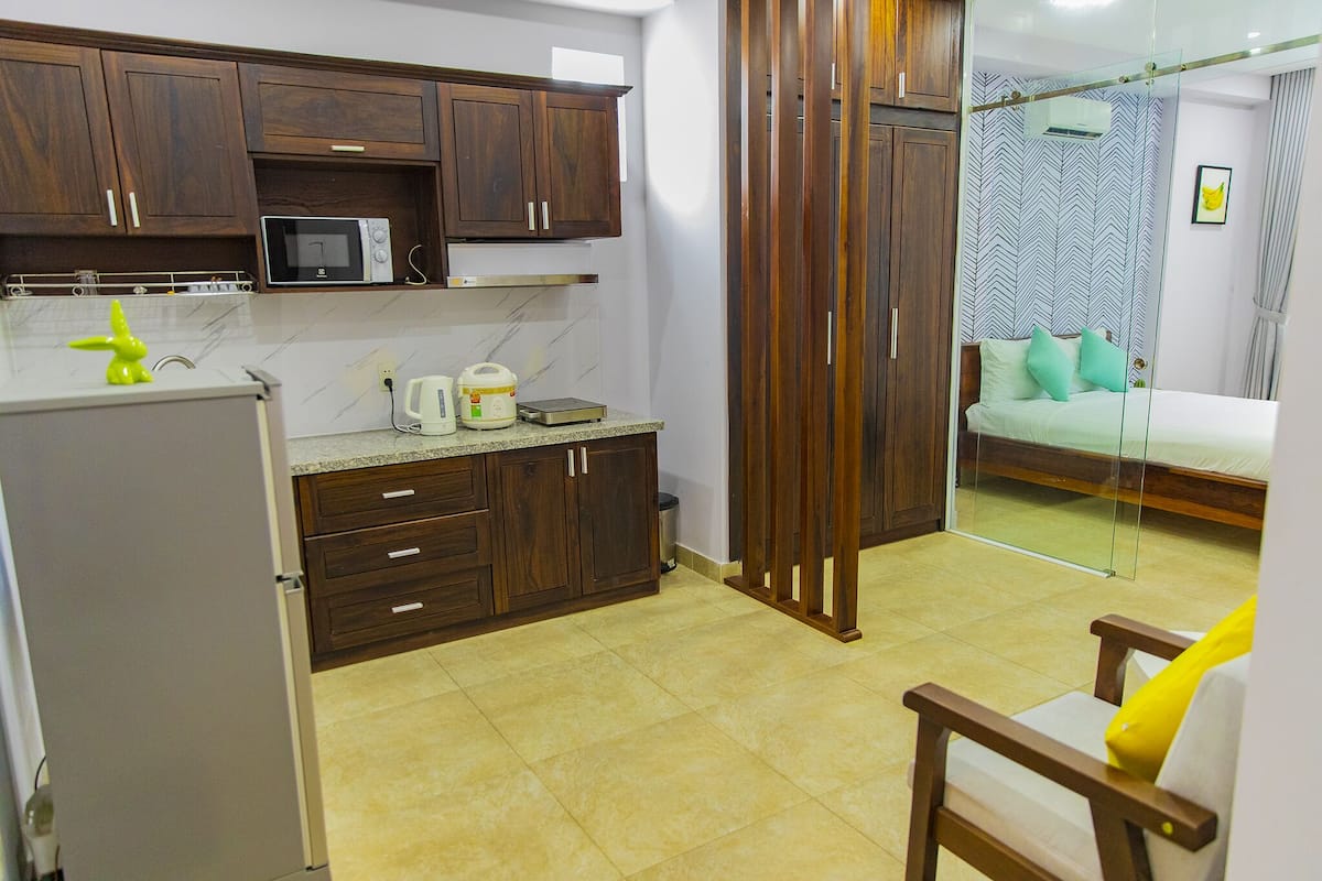 studio, 1 bedroom | private kitchen | fridge, microwave, stovetop, electric kettle