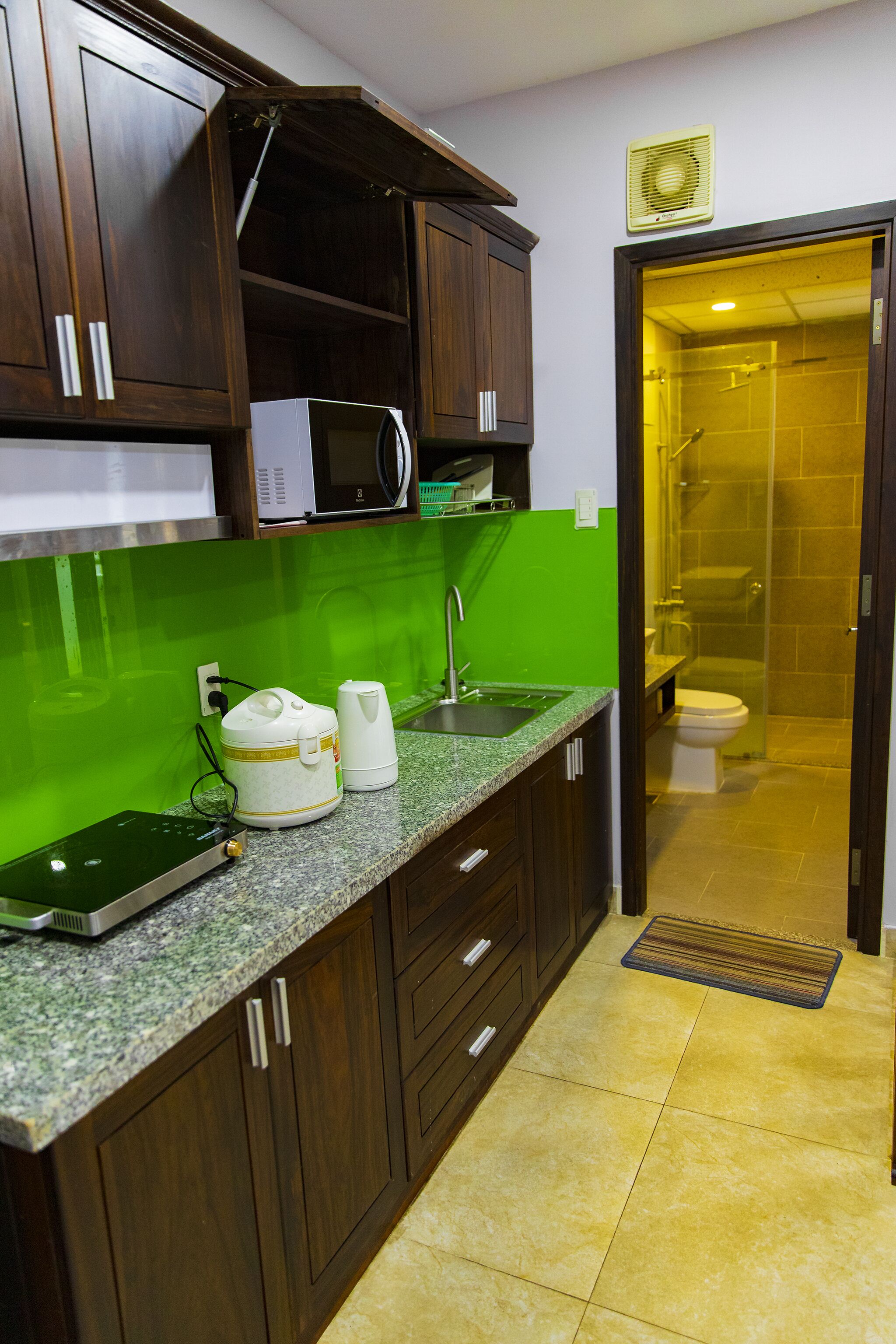 apartment, 2 bedrooms | private kitchen | fridge, microwave, stovetop, electric kettle
