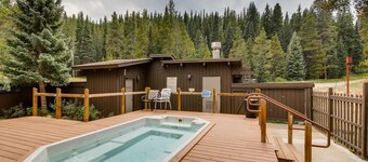 Perfect Ski In/Ski Out Condo in Center Village