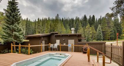 Perfect Ski In/Ski Out Condo in Center Village