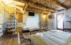 2 bedrooms, travel crib, free WiFi, bed sheets