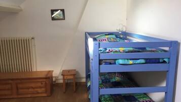 2 chambres, fer et planche Ă repasser