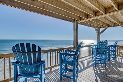Paradise Found! Fabulous, Flexible, Beach Front Luxury! Hot Tub, Best Location!