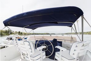 Property grounds - Maine Bed & Boat, NEBI on the scenic Damariscotta River (Damariscotta)