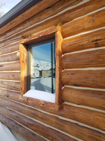 New log cabin, steps away from Yellowstone