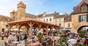 Outdoor dining - Homerez - Studio in Beaumont-du-Périgord (Beaumont-du-Périgord)