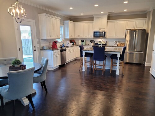 Spacious Beautiful home for Masters