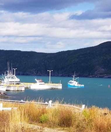Marina. Dory Buff House