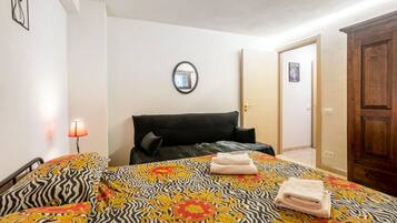 2 Schlafzimmer, Reisekinderbett, kostenloses WLAN, Bettwäsche