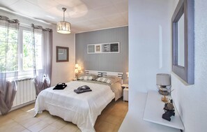 3 bedrooms, free WiFi, bed sheets