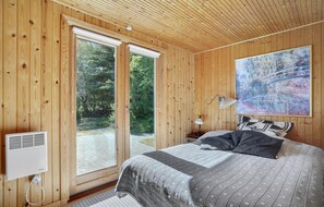 4 bedrooms, travel crib, free WiFi - Stunning home in Blåvand with WiFi (Blåvand)