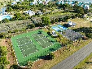 Sports court - Beautiful ocean views all rooms. Very close to beach. Four bedrooms, 3.5 baths. (St. Helena Island)