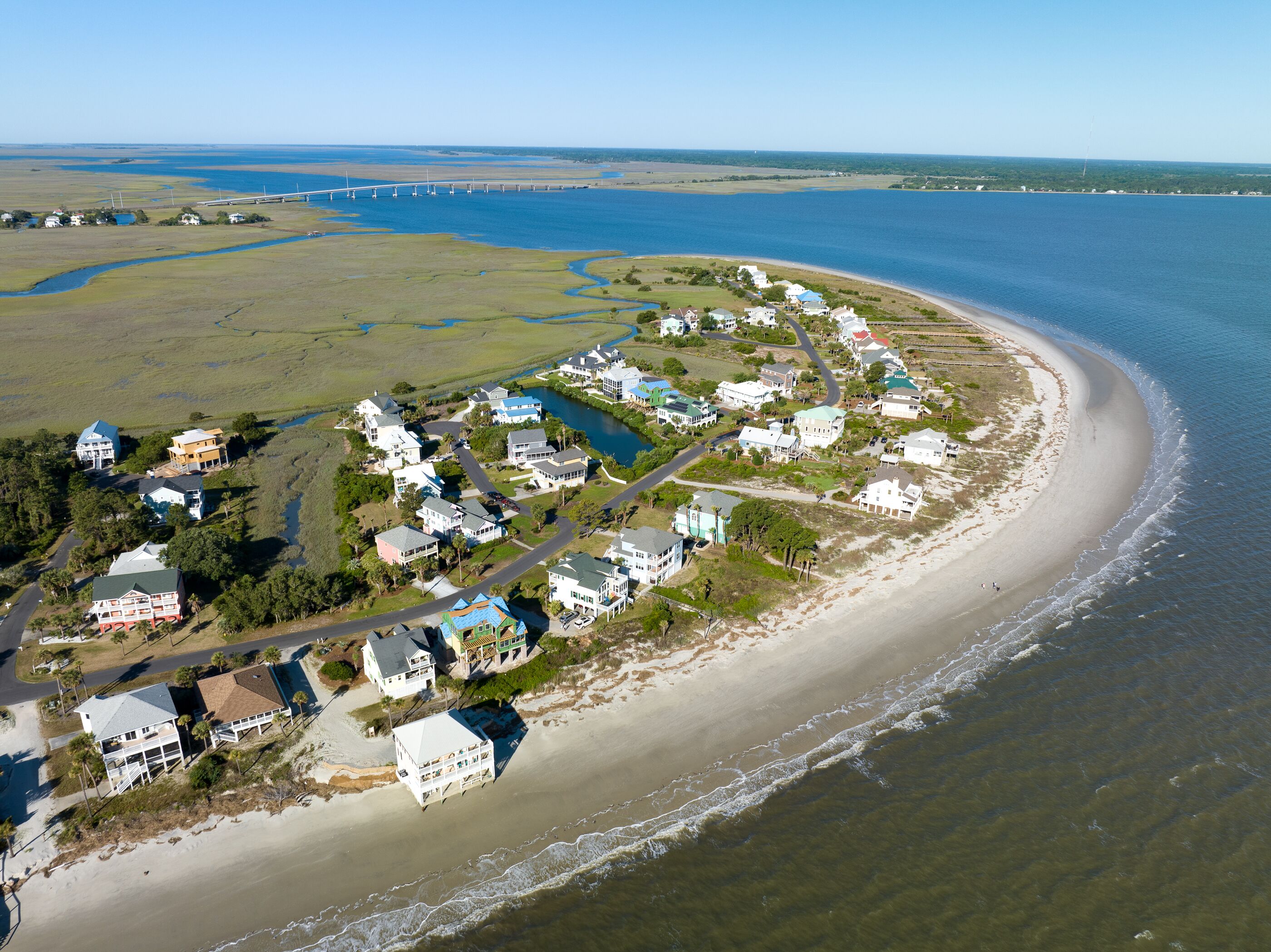 靠近海滩、沙滩椅、沙滩毛巾