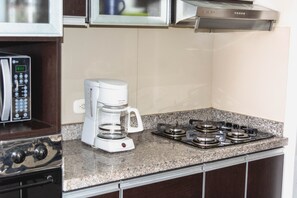 Fridge, microwave, oven, coffee/tea maker