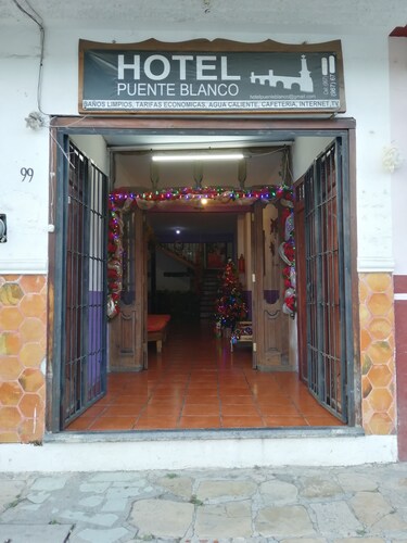 Hotel Puente Blanco