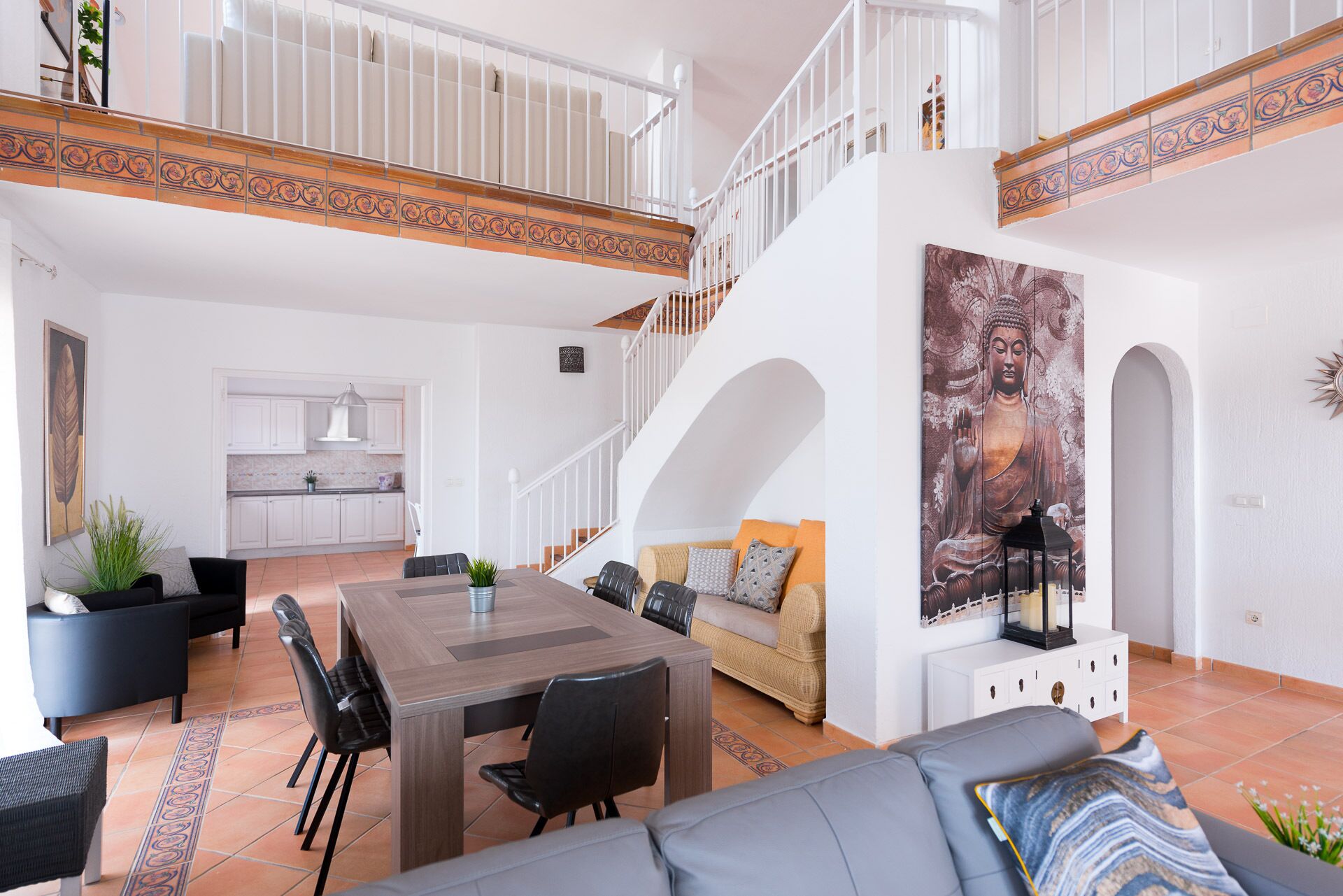 Una Smart TV, una chimenea