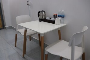 In-room dining - Sevenstars Hostel (Sihanoukville)