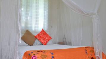 4 bedrooms, iron/ironing board, free WiFi, bed sheets