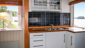 Kaffetrakter/tekoker, kjøleskap, ovn og kokeplater