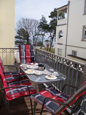 Outdoor dining - Apartment summer wind - app. 1 - 1. Row on the beach and sea (Binz)
