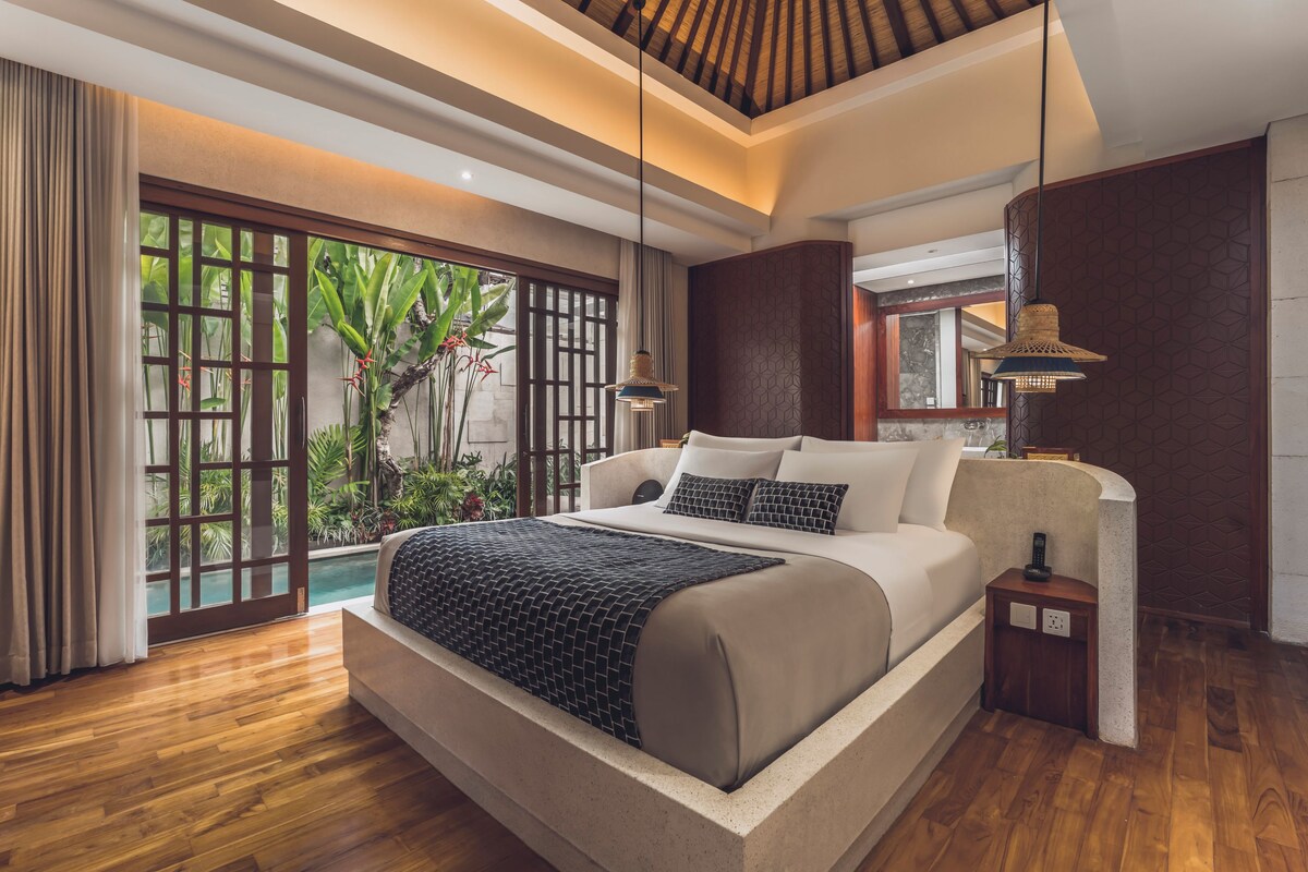  Royal 1 Bedroom Villa with Private Pool & Hot tub